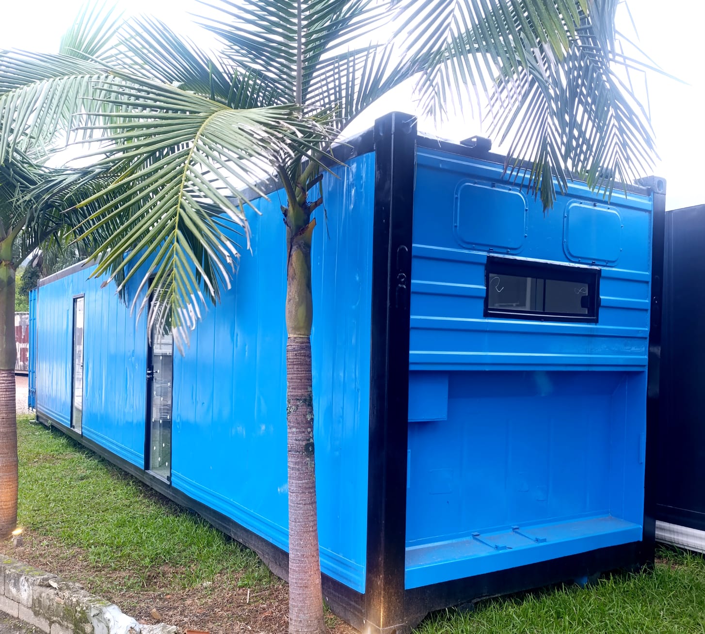 Kitnet dupla isotérmica · instalada no terreno