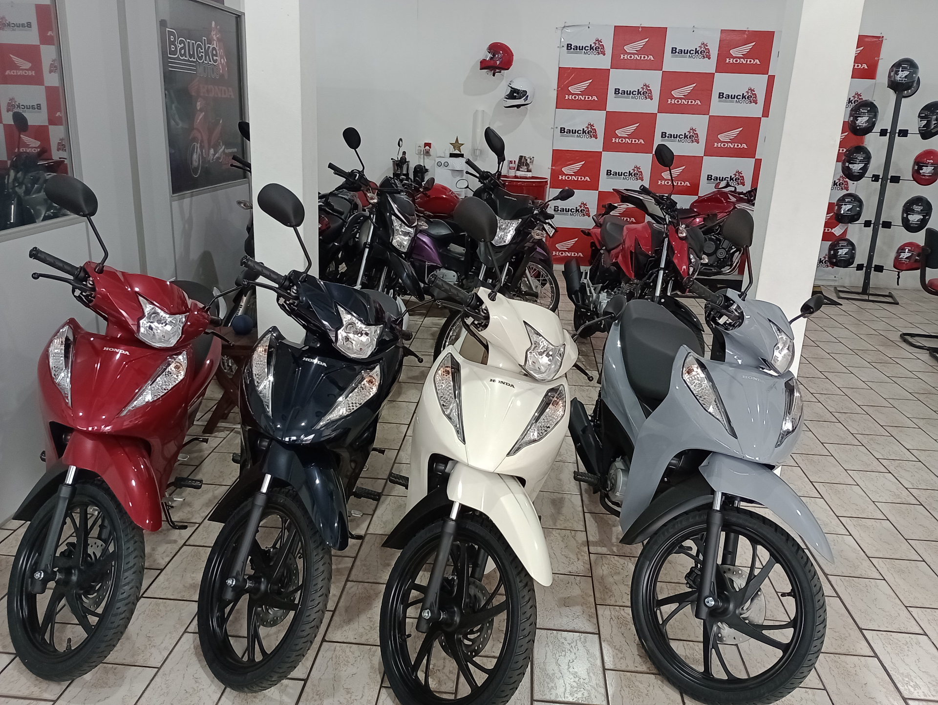 Linha Biz e scooters Honda