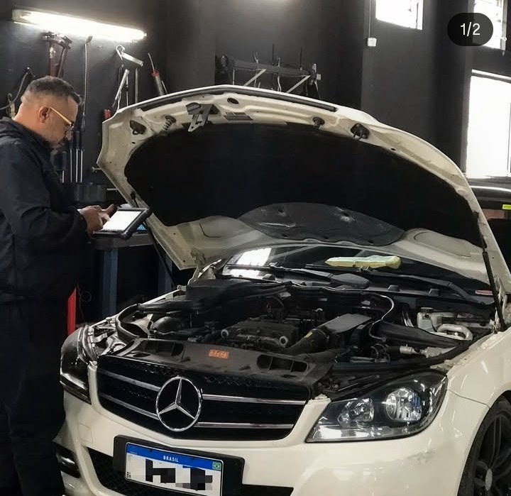Diagnóstico eletrônico em veículo Mercedes-Benz