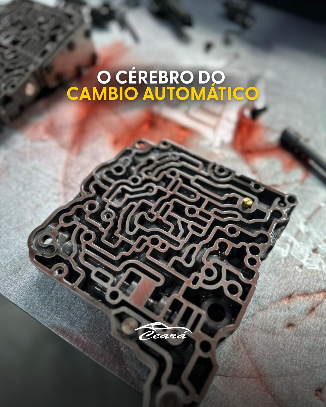 Corpo de válvulas de câmbio automático em manutenção