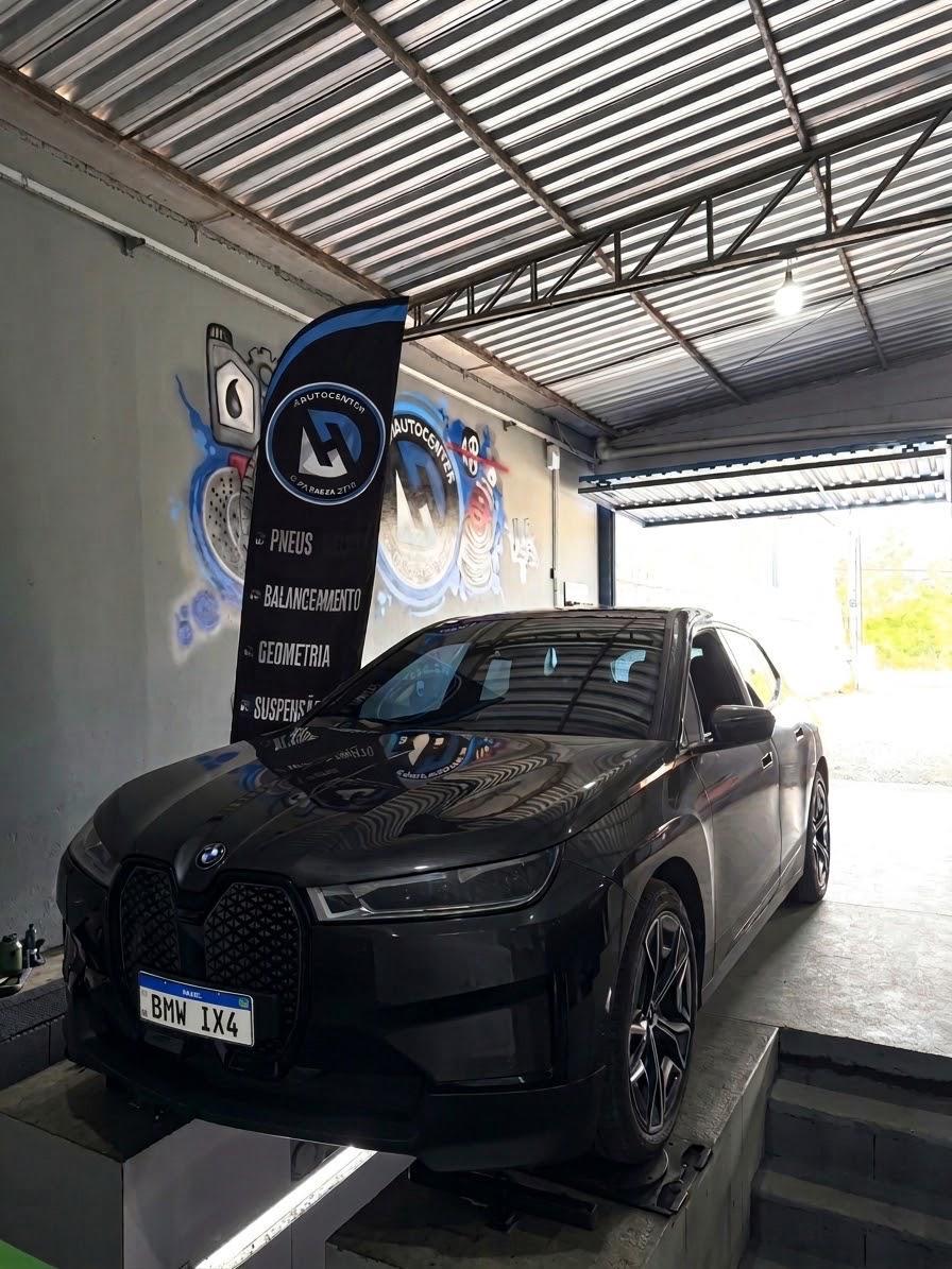 BMW iX na rampa de geometria