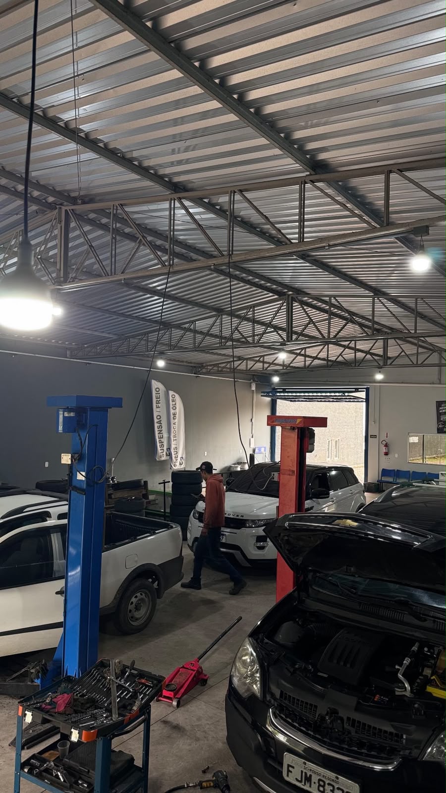Interior da oficina DH Auto Center